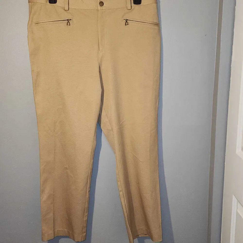Lauren Khaki's